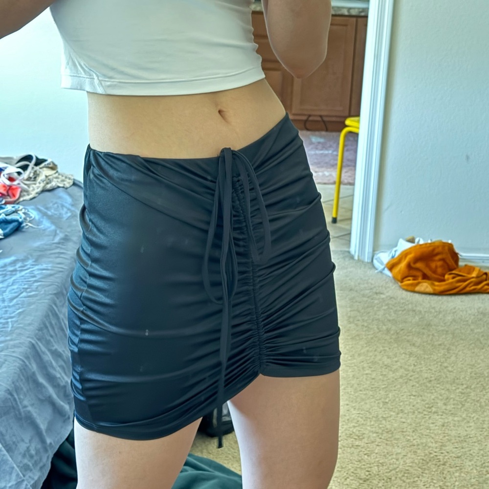 Black ruched mini skirt with tie detail - very stretchy #miniskirt